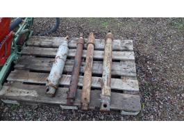 Eladó homlokrakodó hidraulikus munkahenger