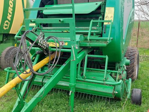 Takarmánybúzát cserélnék McHale V660 vagy Kuhn körbálázóra