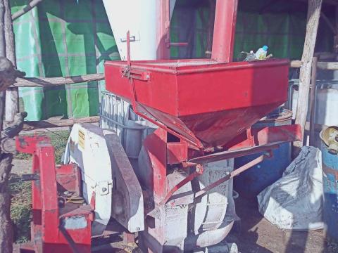 Terménydaráló traktor/villany hajtású