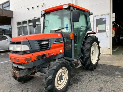 Kubota 31LE PowerShift Klíma + Talajmaró Ingyenes Szállítás Szervizelve japán traktor kistraktor