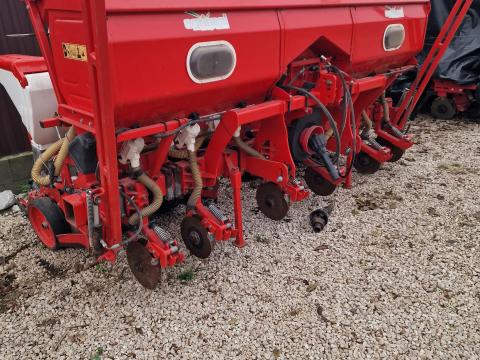 Agrion 6 soros szemenkénti vetőgép eladó Agrion 6 soros szemenkénti vetőgép eladó