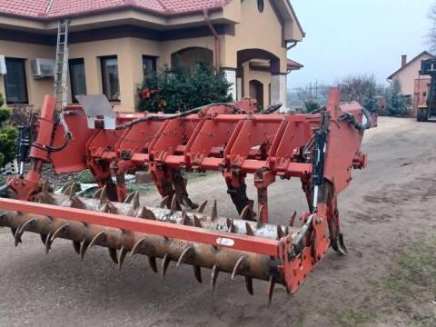 Maschio Gaspardo Artiglio 300 típusú 7 késes talajlazító