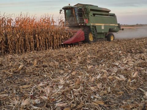 John Deere Z2256 kombájn eladó gabona felszereltséggel Kecskeméten