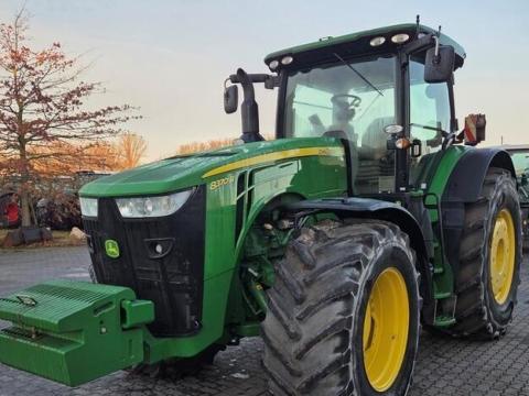 John Deere 8370
