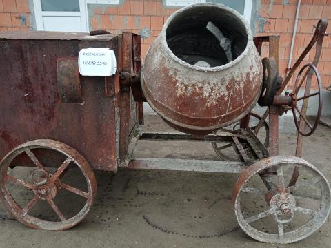 Üzemképes betonkeverő eladó