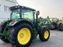 John Deere 6150R homlokrakodóval
