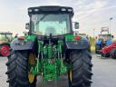 John Deere 6150R homlokrakodóval