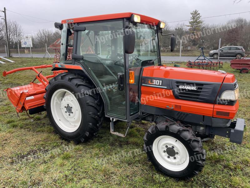 Kubota 31LE PowerShift + 170cm-es Gyári Kubota Talajmaró + 2Új Hátsó Gumi Ingyenes Szállítás Szerviz japán traktor kistraktor