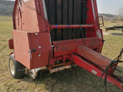 Eladó Hesston 5580 körbálázó