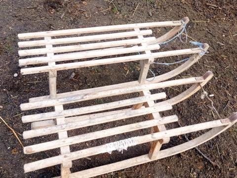 3 db retro fa szánkó Kiskunfélegyházán 3 db retro fa szánkó Kiskunfélegyházán