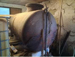 3000 literes gázolajtartály tankolópisztollyal és mérőórával