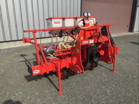 Maschio Gaspardo OLIMPIA- pneumatikus aprómag, zöldségvetőgép maximális precizitás Maschio Gaspardo OLIMPIA- pneumatikus aprómag, zöldségvetőgép maximális precizitás