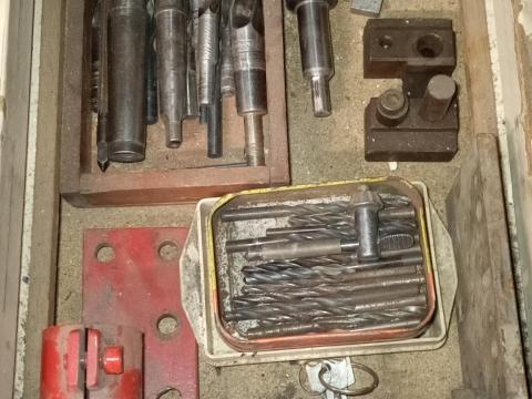 Eszterga,  köszörű,  oszlopos fúrógép