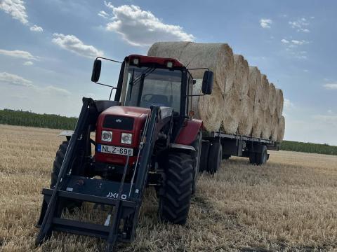 Bálaszállító pótkocsik eladó