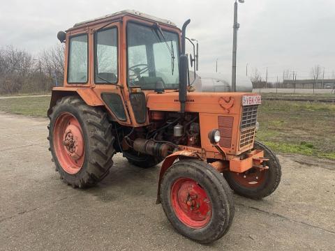 MTZ-Belorus 550 Piros rendszám