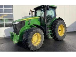 John Deere 7215R ikerkerékkel