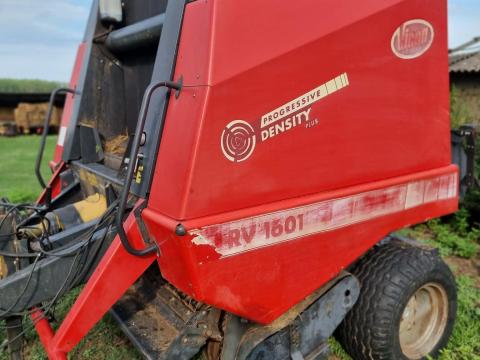 Eladó Vicon bálázó változó kamrával