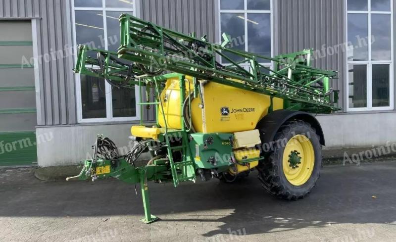 John Deere M740i