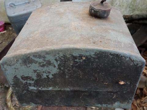 Üzemanyag tank eladó