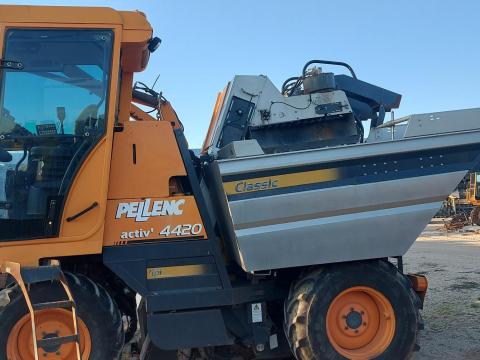 Pellenc 4420 Aktív Classic szüretelőkombájn Pellenc 4420 Aktív Classic szüretelőkombájn