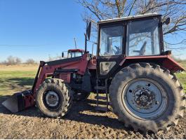 MTZ 820 homlokrakodóval eladó