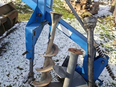 MCMS DS 25/50 hátsó szerelésű lyukfúró kardántengellyel és két fúrófejjel MCMS DS 25/50 hátsó szerelésű lyukfúró kardántengellyel és két fúrófejjel