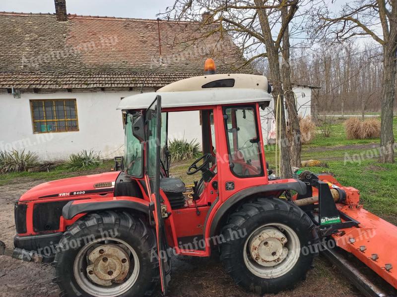 Antonio Carraro traktor Rinieri sorművelővel és zúzóval