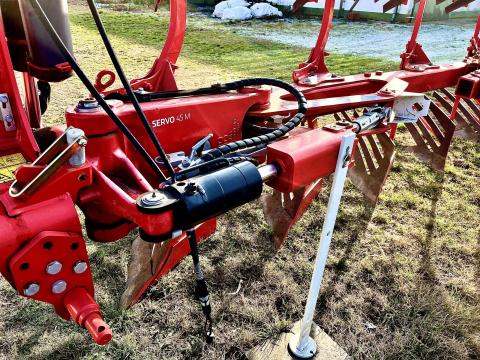 Pottinger Servo 45M 4+1, 5 fejes hidraulikus fogásszélesség, memóriás, réselt kormánylemez