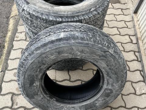 Eladó terepjáró gumi