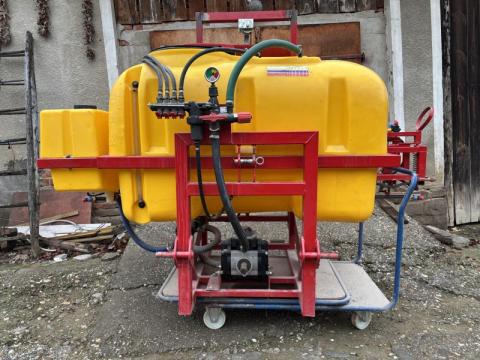 Függesztett szántóföldi permetezőgép friss műszaki vizsgával, újszerű állapotban, eladó Függesztett szántóföldi permetezőgép friss műszaki vizsgával, újszerű állapotban, eladó