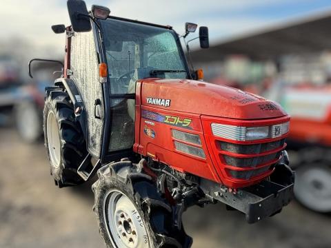 Eladó Yanmar AF 336 japán kistraktor, gyári fülkével Eladó Yanmar AF 336 japán kistraktor, gyári fülkével