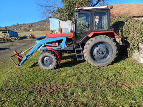 MTZ 82-es homlokrakodóval eladó