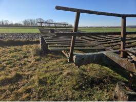 Eladó egytengelyes bálaszállító pótkocsi
