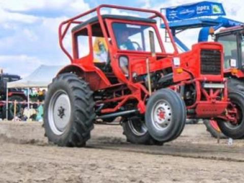 Eladó MTZ 50-ből épített, 300 LE-s, 400 Nm-es traktor