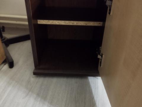 Eladó a képen látható megkímélt komód, 1 db Eladó a képen látható megkímélt komód, 1 db