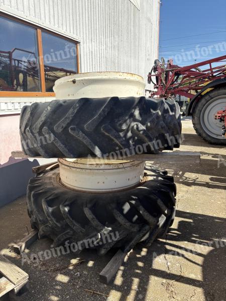 New Holland ikerkerék szett (460/85 R 38)