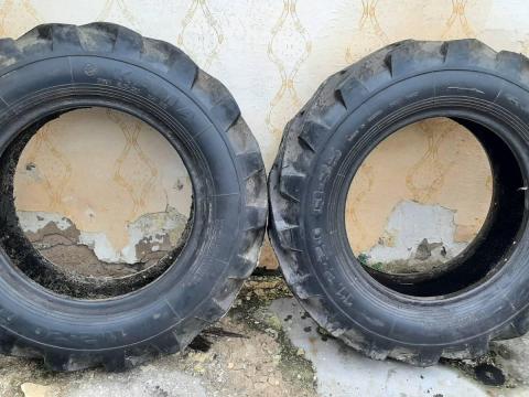 MTZ első kerékre használt külső gumik párban 11,2-20