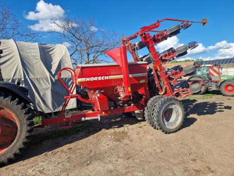 Horsch Maestro 8.75 CC - szemenkénti vetőgép kifogástalan állapotban Horsch Maestro 8.75 CC - szemenkénti vetőgép kifogástalan állapotban