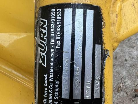 Zürn repcekasza jobbos New Hollandra