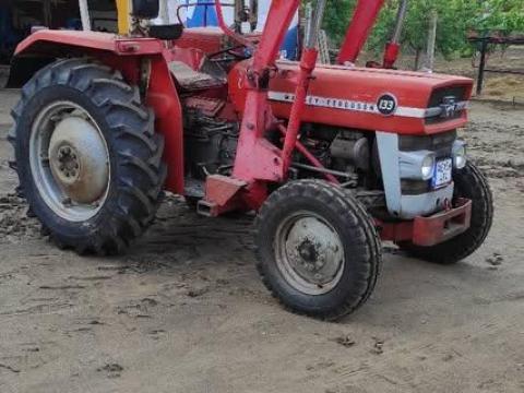 Massey Ferguson 133 kitűnő állapotban, homlokrakodóval