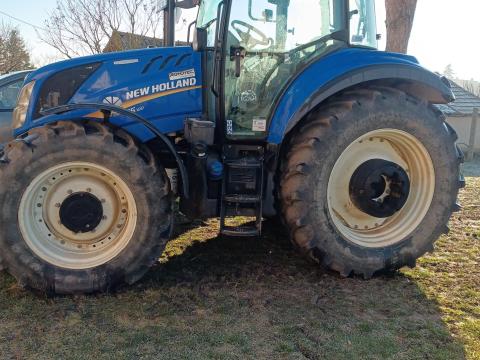 New Holland Electro Command T5 120 lóerős traktor