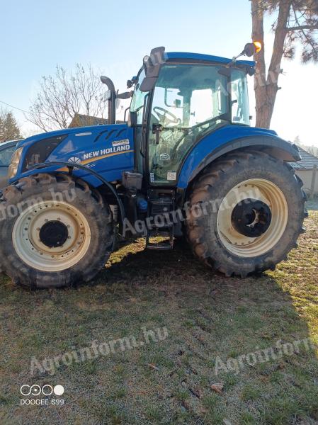 New Holland Electro Command T5 120 lóerős traktor