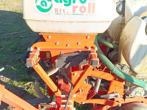 Özduman 4 soros szemenkénti vetőgép