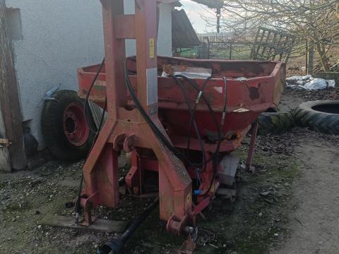 Bigbag zsákemelő daru 1500 literes műtrágyaszóróval