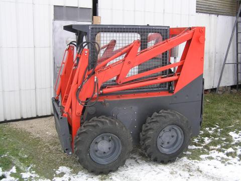 Unirak 600 (Bobcat jellegű) rakodógép javításra