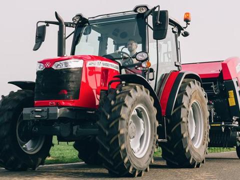 Új Massey Ferguson 4708M traktor