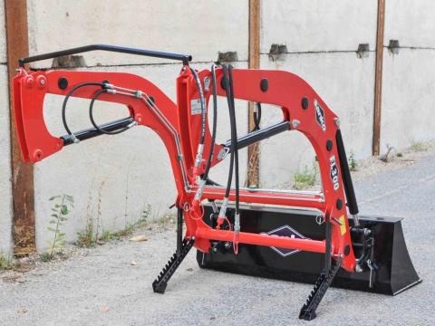 Iseki Kubota Yanmar ÚJ homlokrakodó FL 300 P