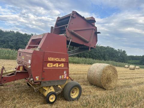 New Holland 644 körbálázó