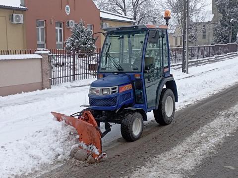 Iseki kommunális kistraktor Iseki kommunális kistraktor