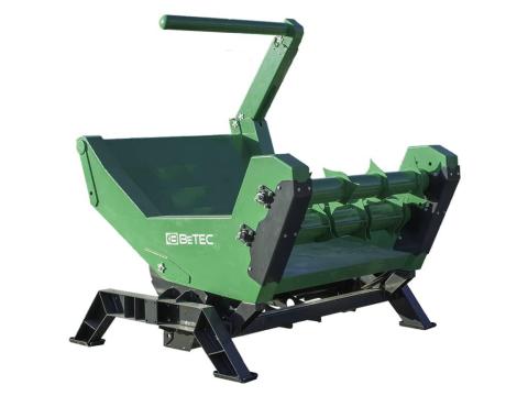 BeTEC SCORPION profi szilázstoló lap – Egyenletes terítés, gyorsabb munka BeTEC SCORPION profi szilázstoló lap – Egyenletes terítés, gyorsabb munka